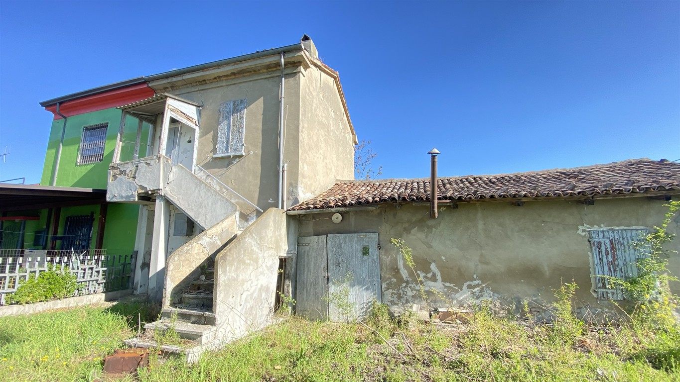 CASA DA RISTRUTTURARE