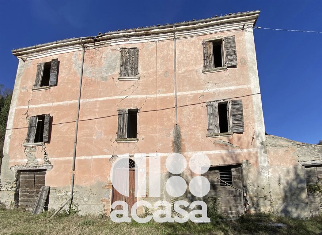 CASALE DA RISTRUTTURARE
