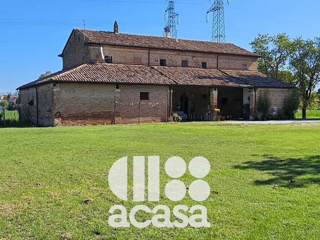 CASA COLONICA VINCOLATA DA RISTRUTTURARE