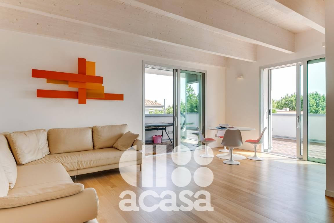 ATTICO CON TERRAZZI PANORAMICI E GARAGE
